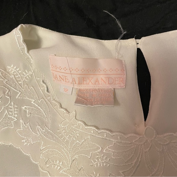 Jane Alexander Cream Short Sleeve Blouse with embroidered neckline and pleats - Picture 4 of 6